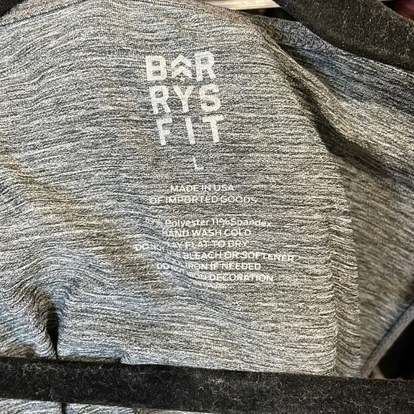 Barry’s Fit | Basic OC Tank - Picture 4 of 6